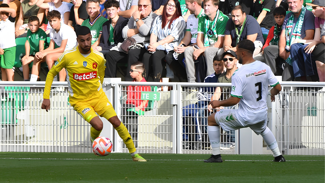 Nassim Ouammou face aux Stéphanois lors du 7e tour de la Coupe de France, le samedi 29 octobre.
