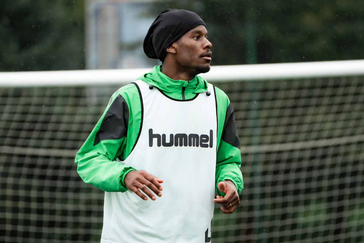 Pierre Ekwah à l'entraînement avec l'AS Saint-Étienne.